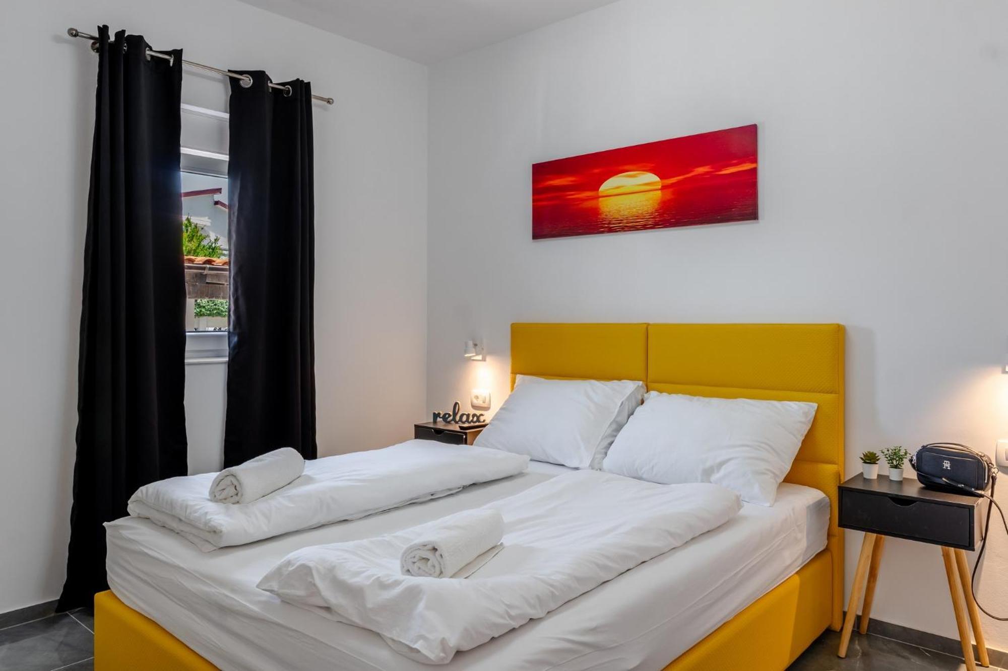 Apartments Strand Vir Exterior photo